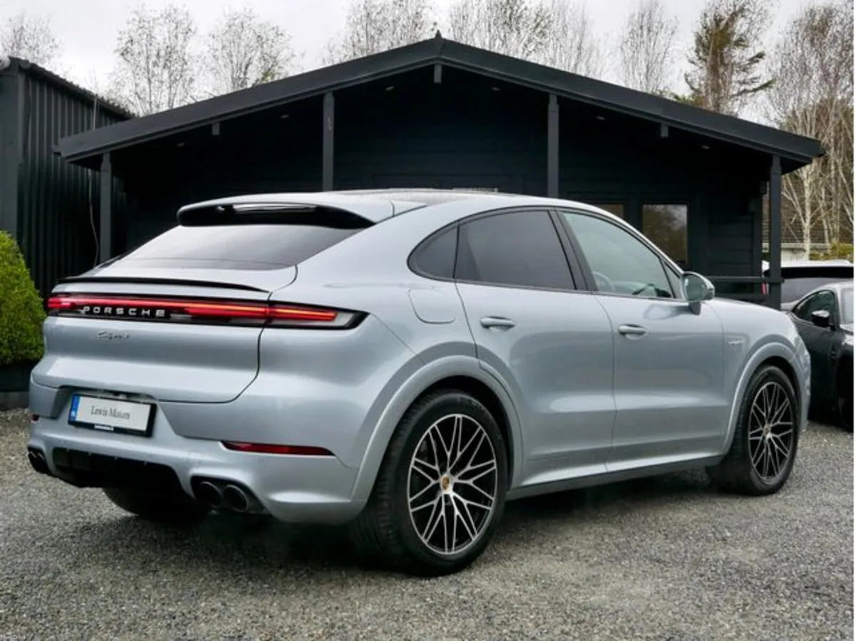Porsche Cayenne E-Hybrid Coupe, HUGE SPEC/ IRISH C - Image 6