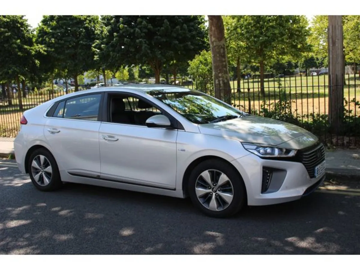 Hyundai IONIQ PREMIUM SE Plug In Hybrid - NCT 02/2 - Image 6