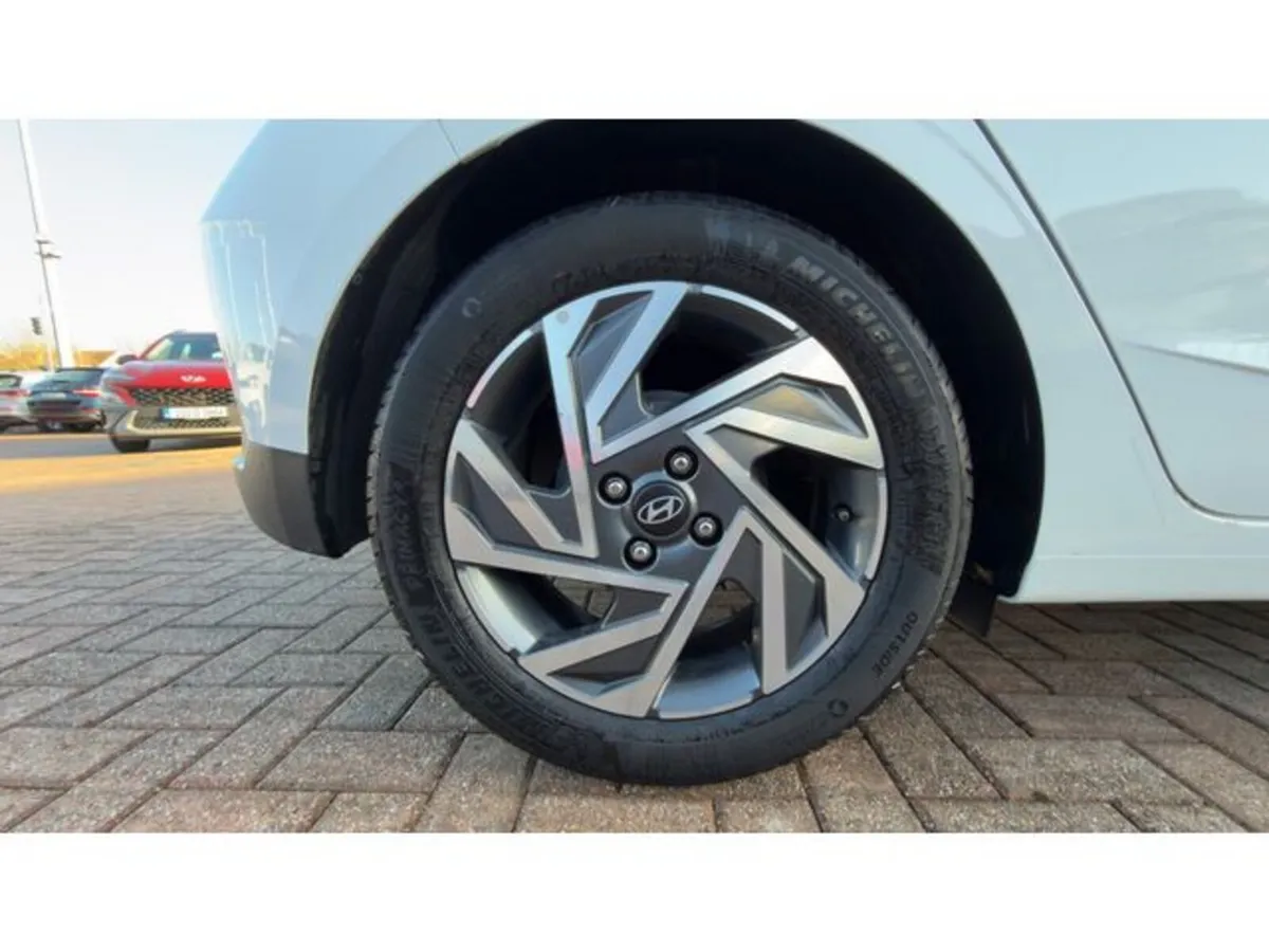 Hyundai i20 Deluxe Plus 5DR - Image 5