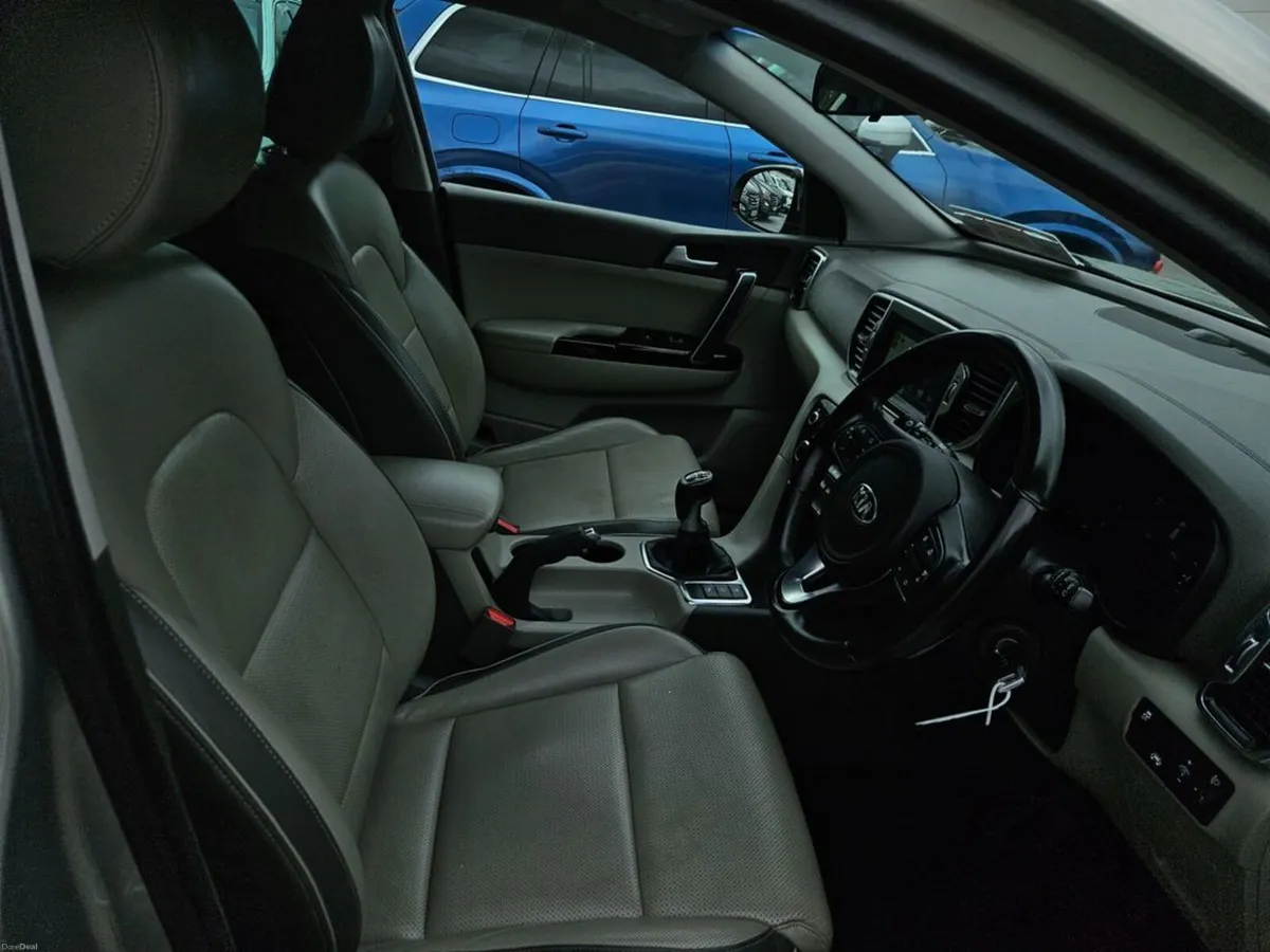 Kia Sportage 1.7 Platinum 5DR - Image 6