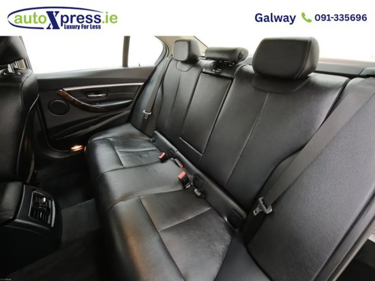 BMW 3-Series 320D Luxury Automatic, Reversing came - Image 6