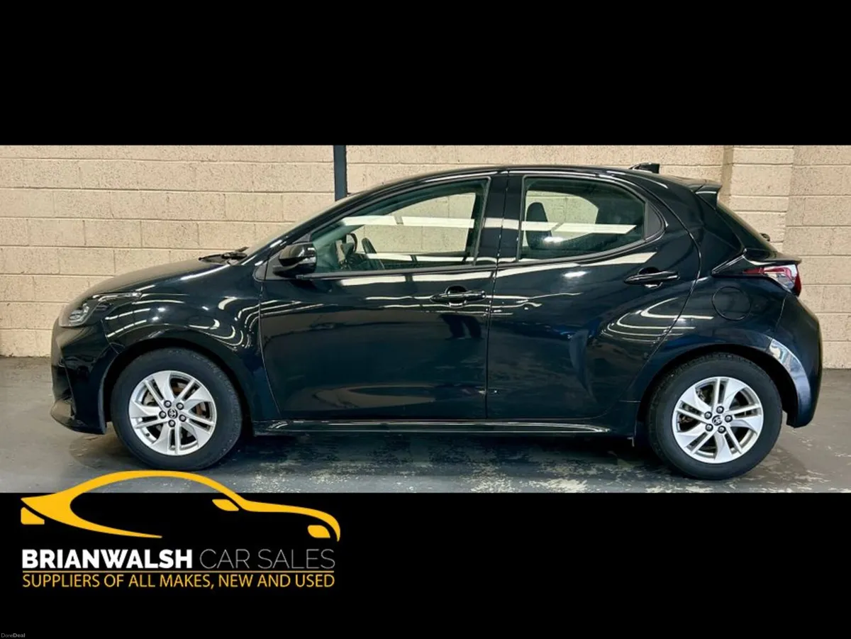 Toyota Yaris 1.5 HYBRID LUNA 4DR AUTO - Image 3