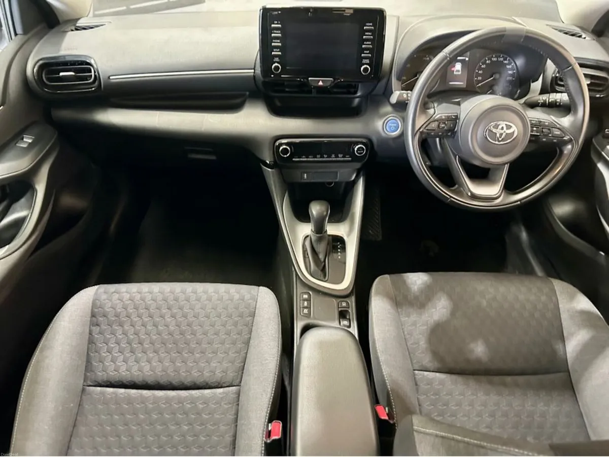 Toyota Yaris 1.5 HYBRID LUNA 4DR AUTO - Image 6
