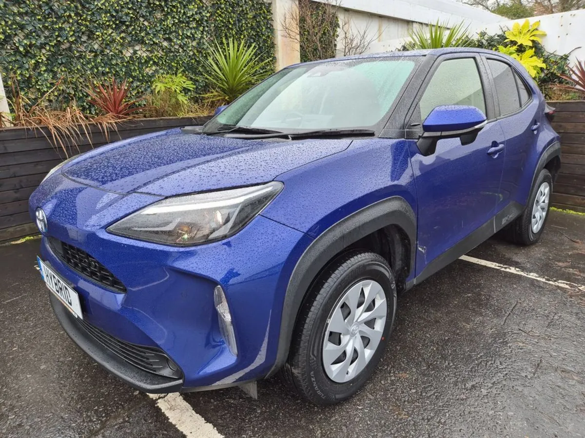 Toyota Yaris Cross 1.5 HYBRID / LOW MILEAGE / TAX - Image 3