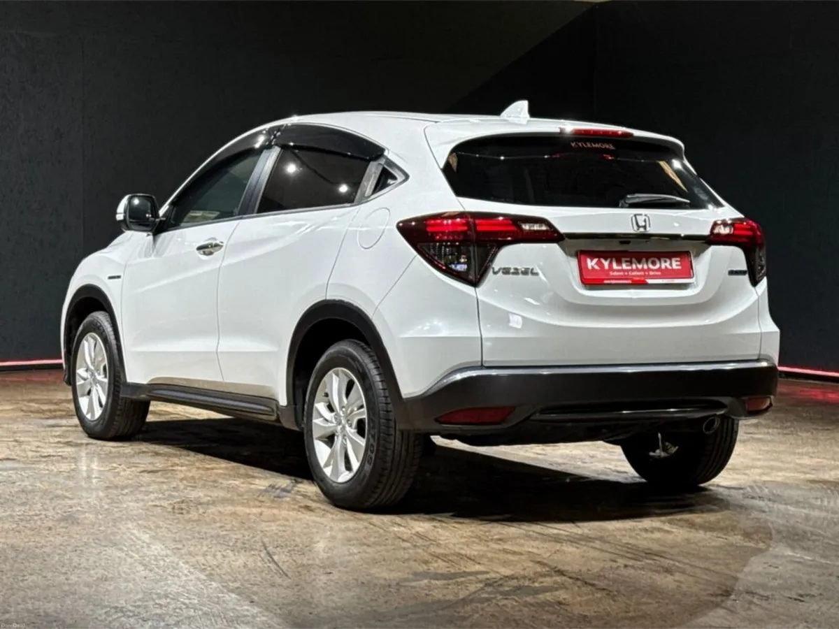 Honda Vezel HYBRID 1.5L AUTOMATIC - CRUISE CONTROL - Image 5