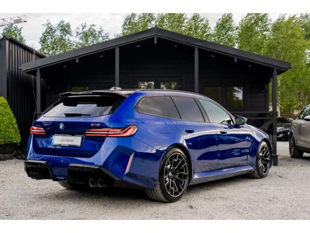 BMW M5 TOURING, ULTIMATE PACK, HUGE SPEC, M DRIVER - Image 6
