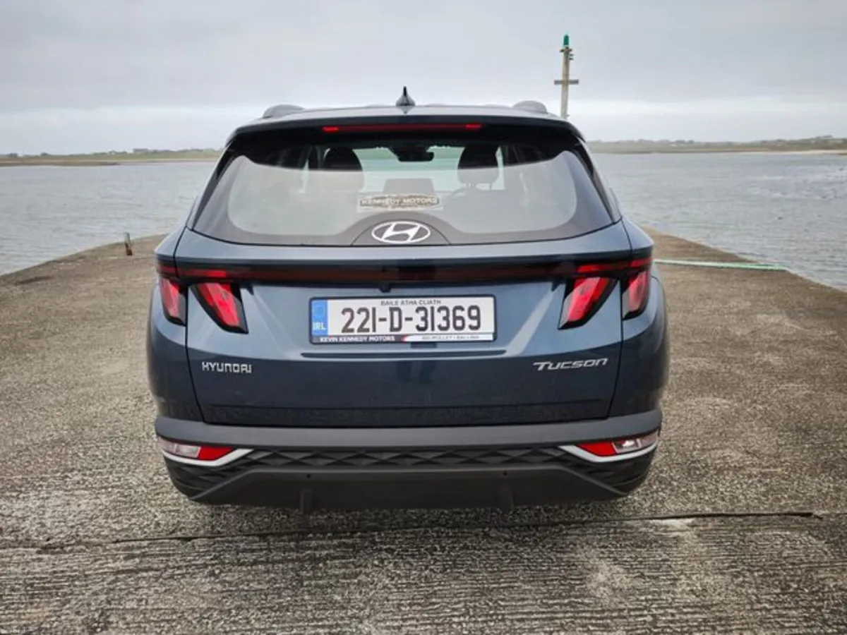 Hyundai Tucson ix35 Executive 5DR - Image 4