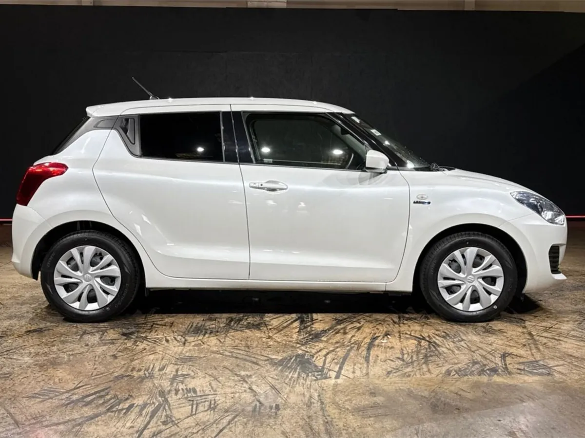 Suzuki Swift 1.2 HYBRID AUTOMATIC - CRUISE CONTROL - Image 2
