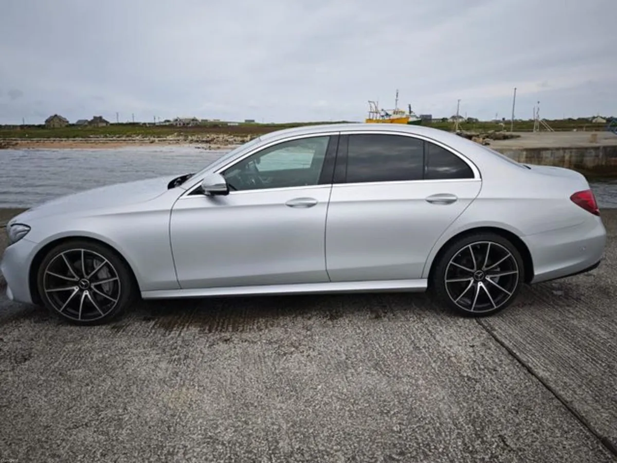 Mercedes-Benz E-Class E220 D AMG Line (Premium) - Image 6