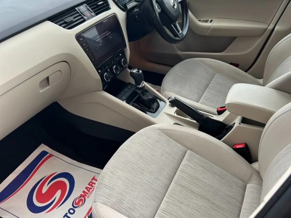Skoda Octavia COM Style 1.6tdi 115HP DSG 4DR - Image 5
