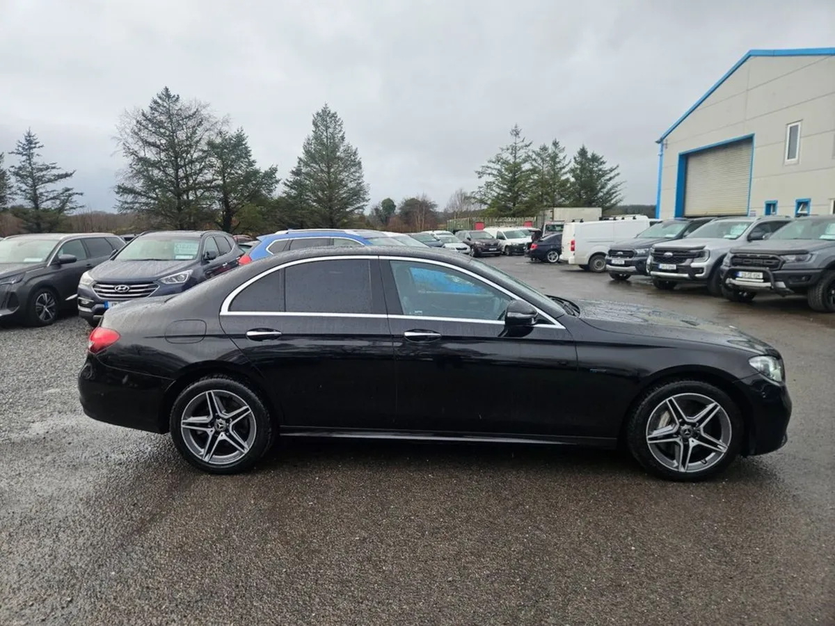 Mercedes-Benz E 300 DE AMG Line Premium - Image 6
