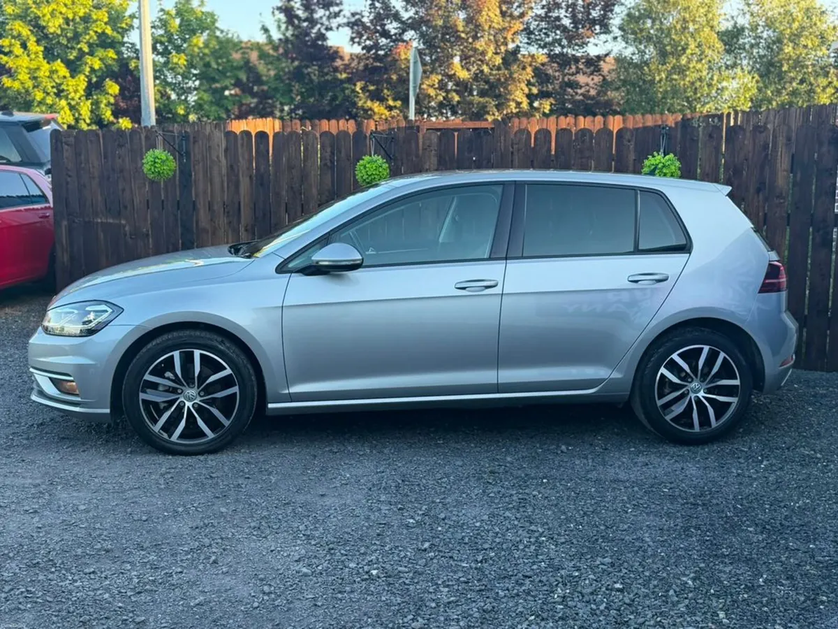 Volkswagen Golf HIGHLINE AUTO - 25K KMS! - Image 4