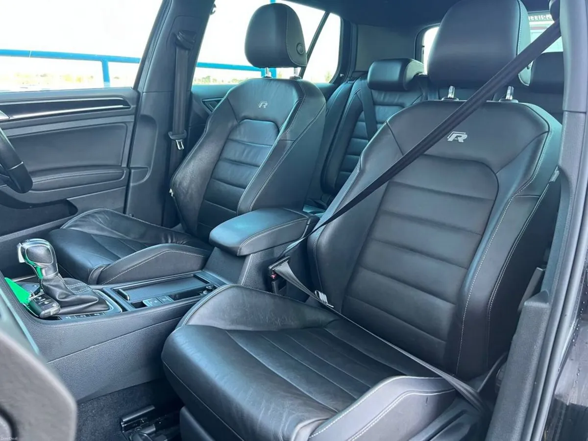 Volkswagen Golf R 4MOTION 2.0 TSI AUTO // SERVICE - Image 6