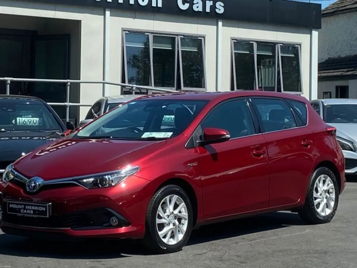 Toyota Auris Hybrid Luna Auto - Image 1