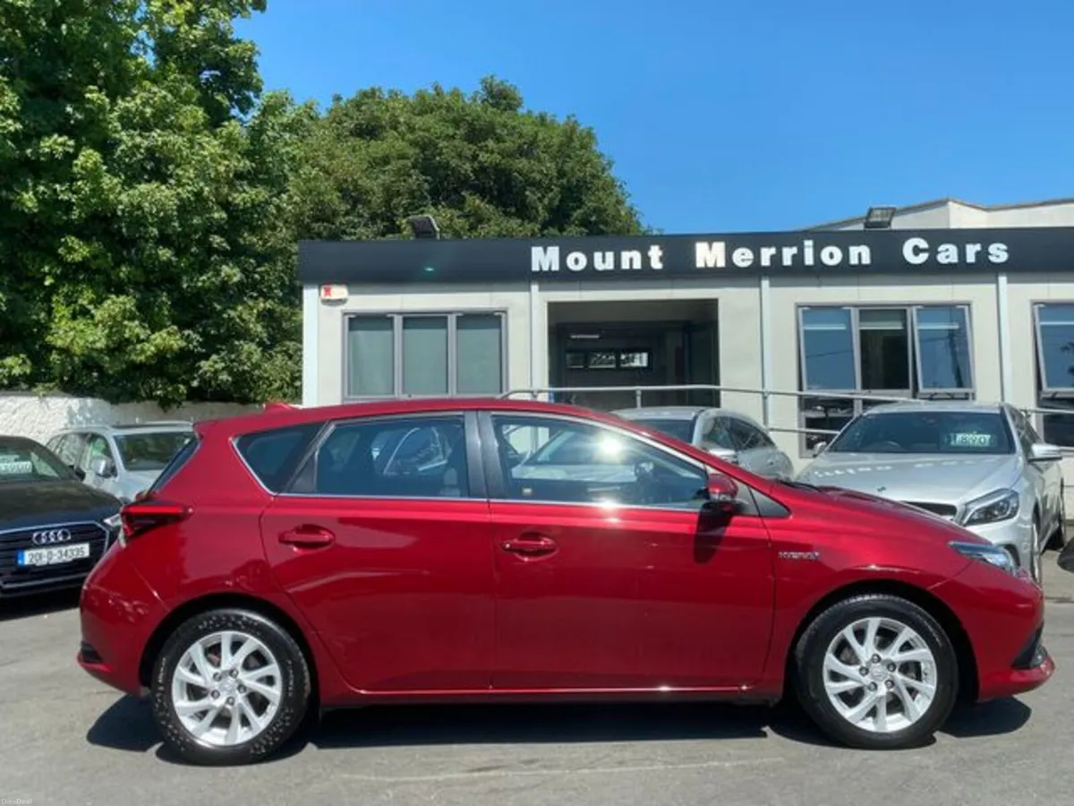 Toyota Auris Hybrid Luna Auto - Image 5