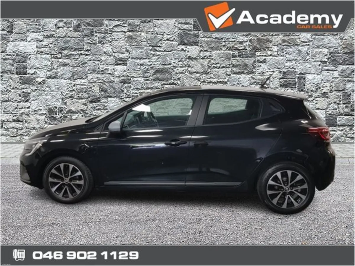 Renault Clio Equilibre**ACADEMY APPROVED** - Image 6