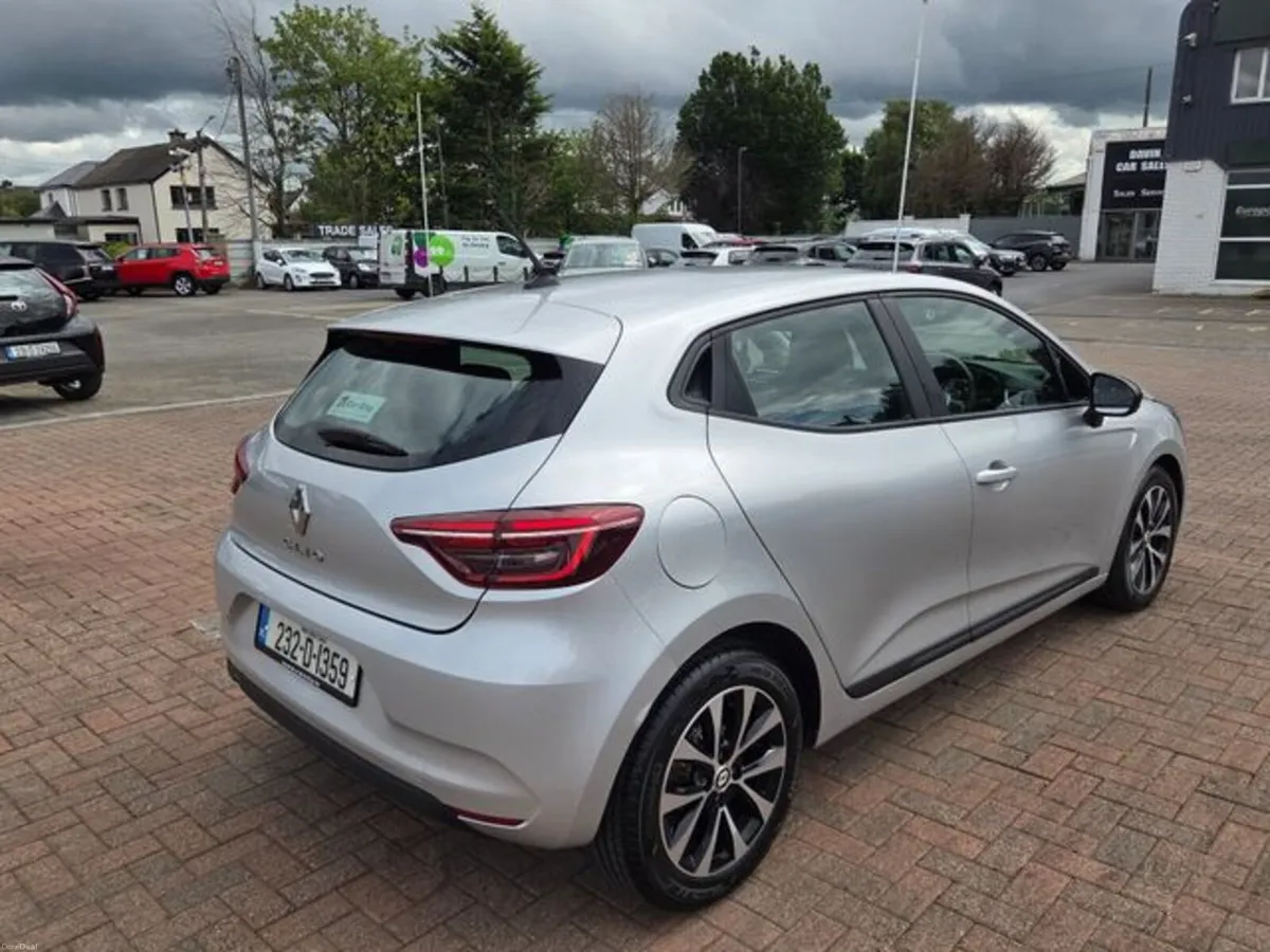 Renault Clio Equilibre TCE 90 MY22.5 5DR - Image 6