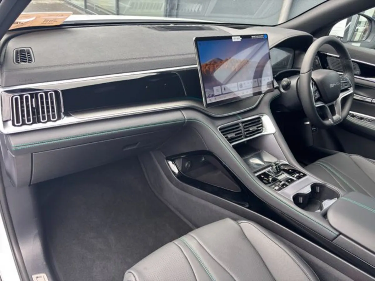 BYD SEAL U DM-i Comfort 26.6kWh **125km EV Range** - Image 6