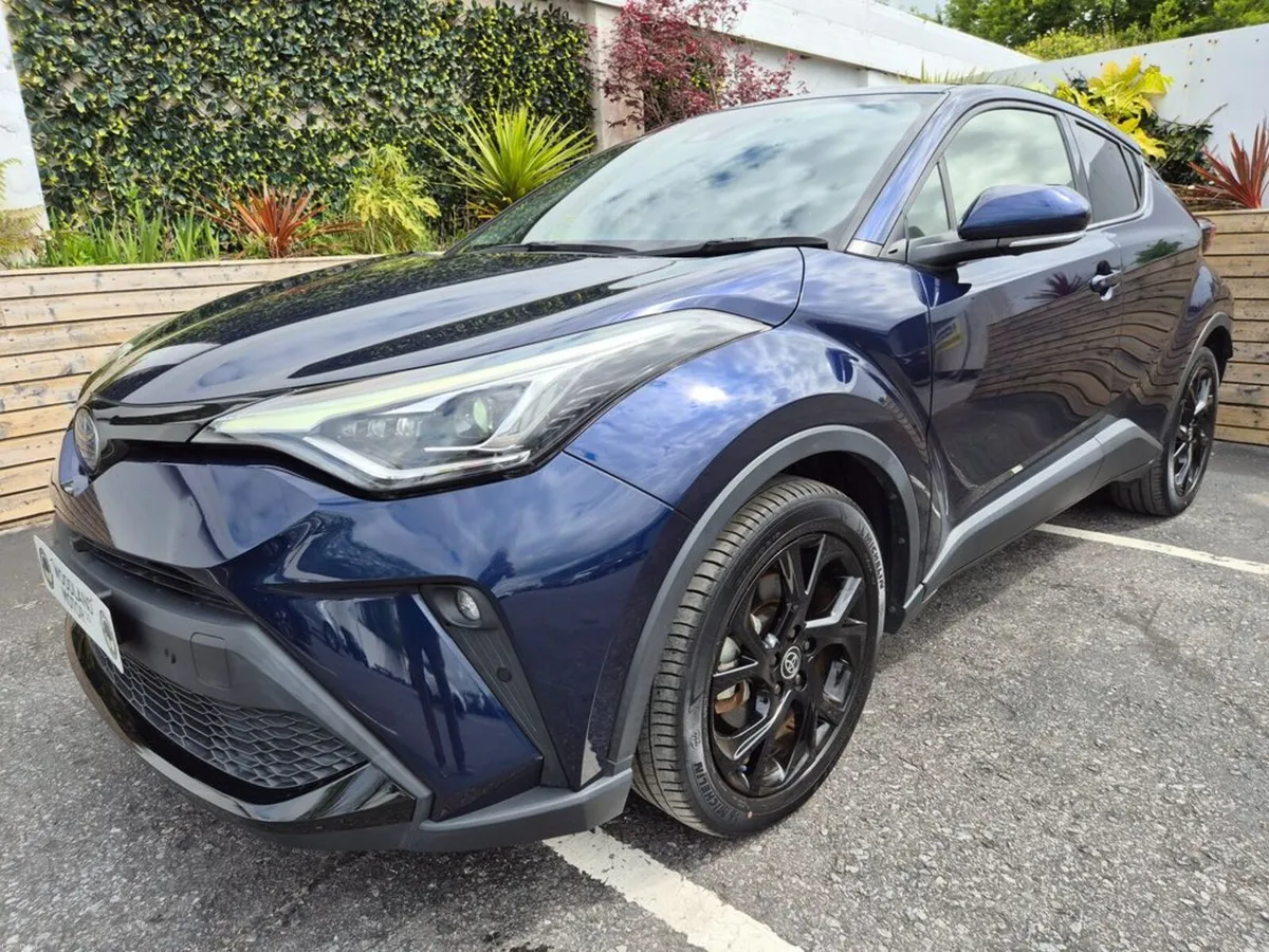 Toyota C-HR 1.8 HYBRID / SOL NERO EDITION WITH SAF - Image 2