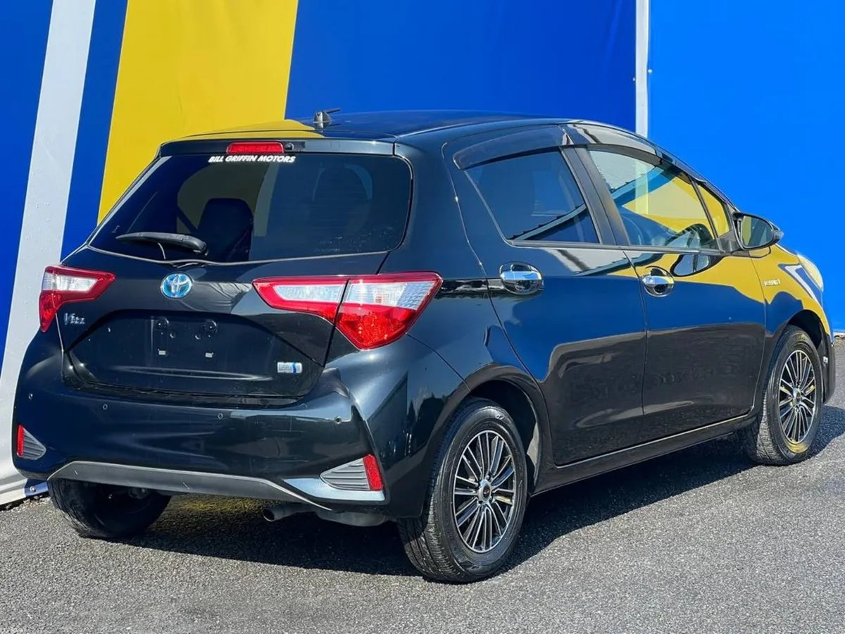 Toyota Yaris 1.5 HYBRID AUTO // 14" ALLOYS // NEW - Image 5