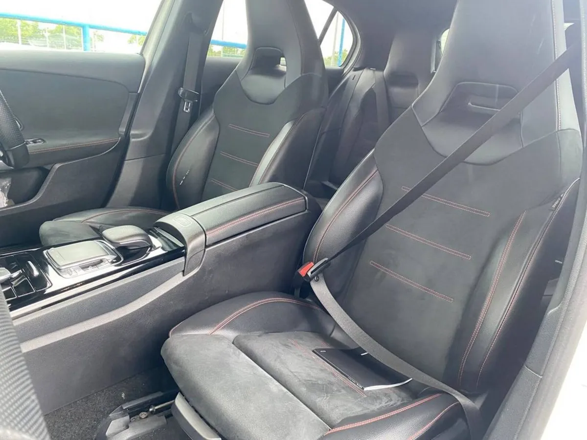 Mercedes-Benz A-Class A200d AMG-LINE PREMIUM + // - Image 6