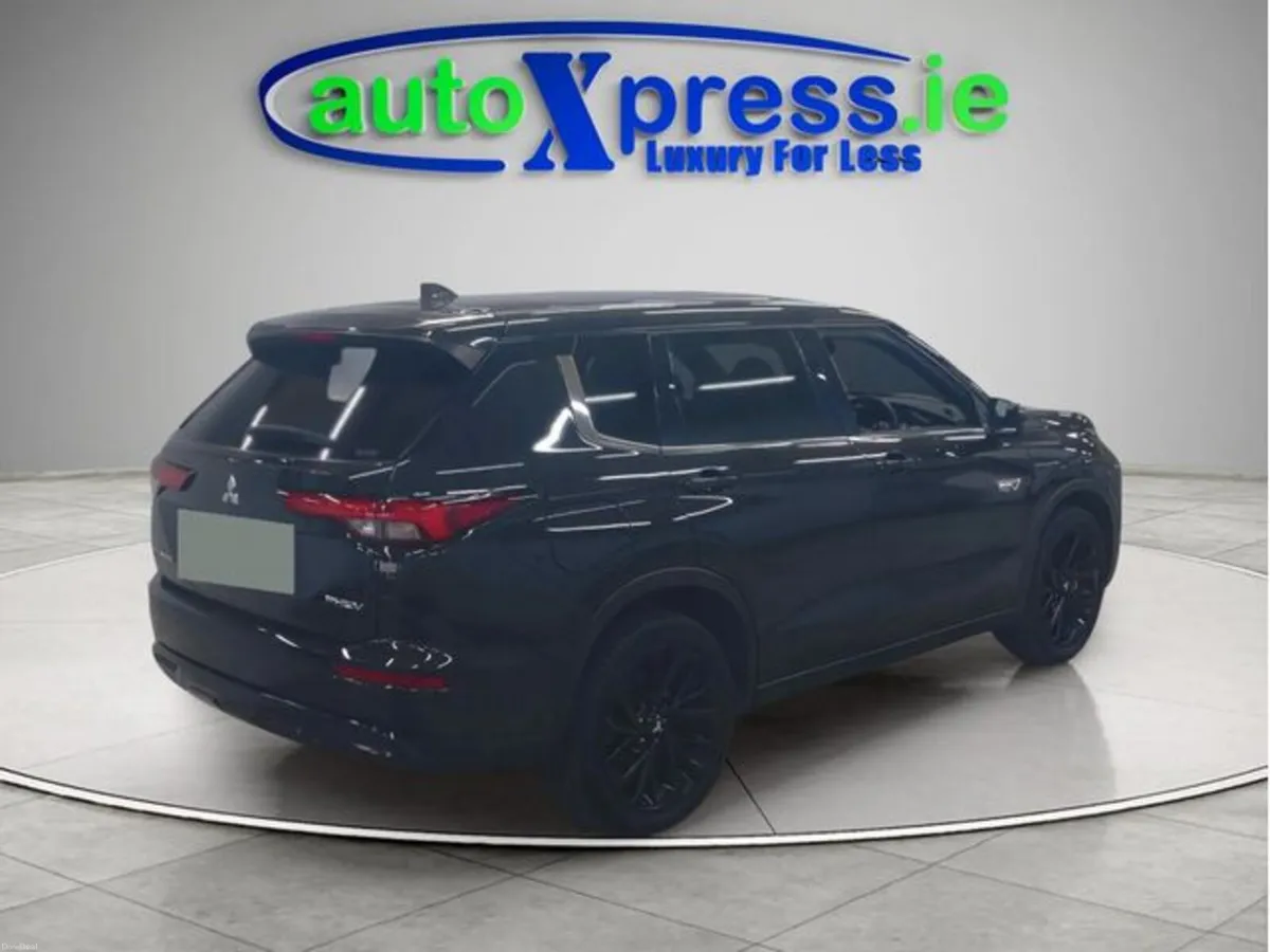 Mitsubishi Outlander PHEV 4WD BLACK EDITION, Low m - Image 5