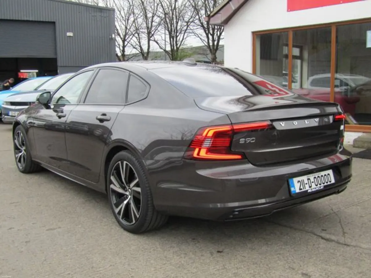 Volvo S90 RECHARGE T8 R-DESIGN AWD - Image 6