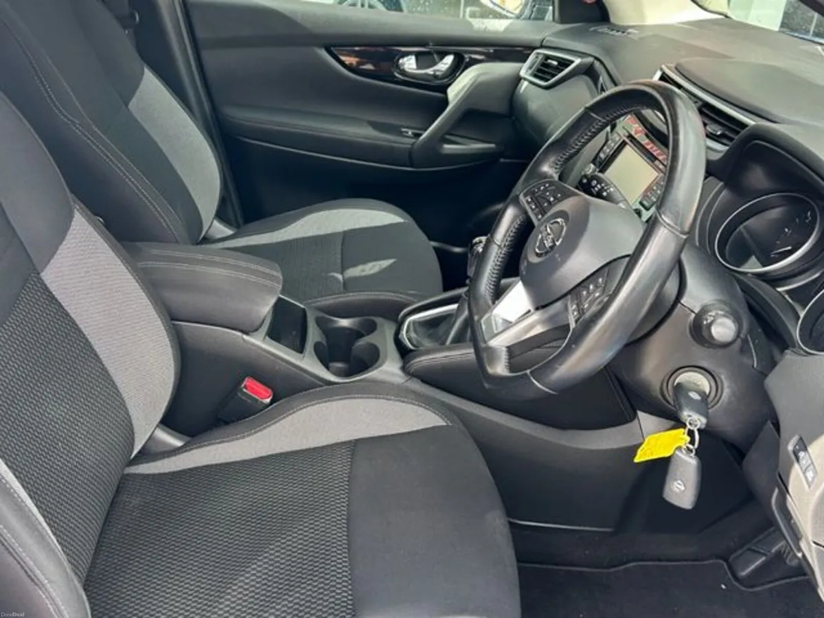 Nissan Qashqai 1.5 SV SS 18 4DR - Image 6