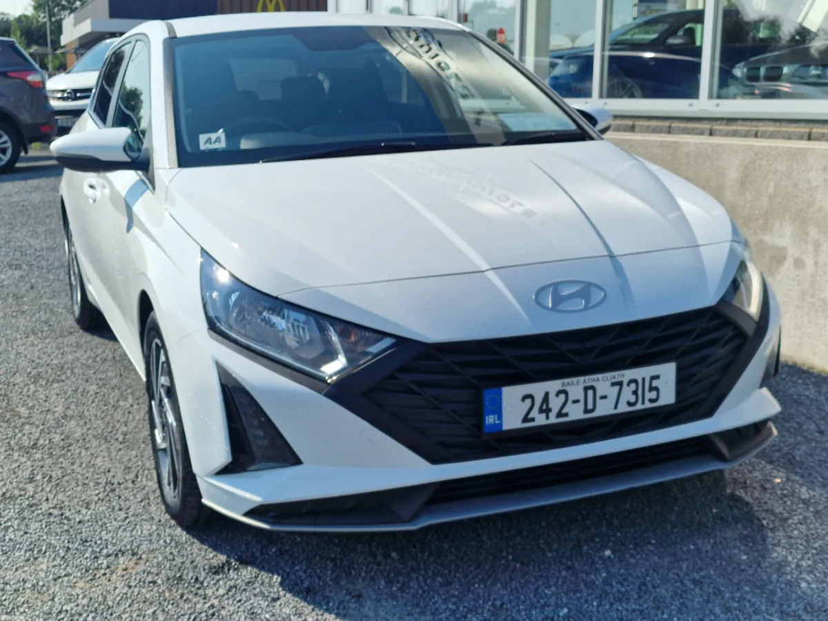 Hyundai i20 Deluxe Plus - Image 2