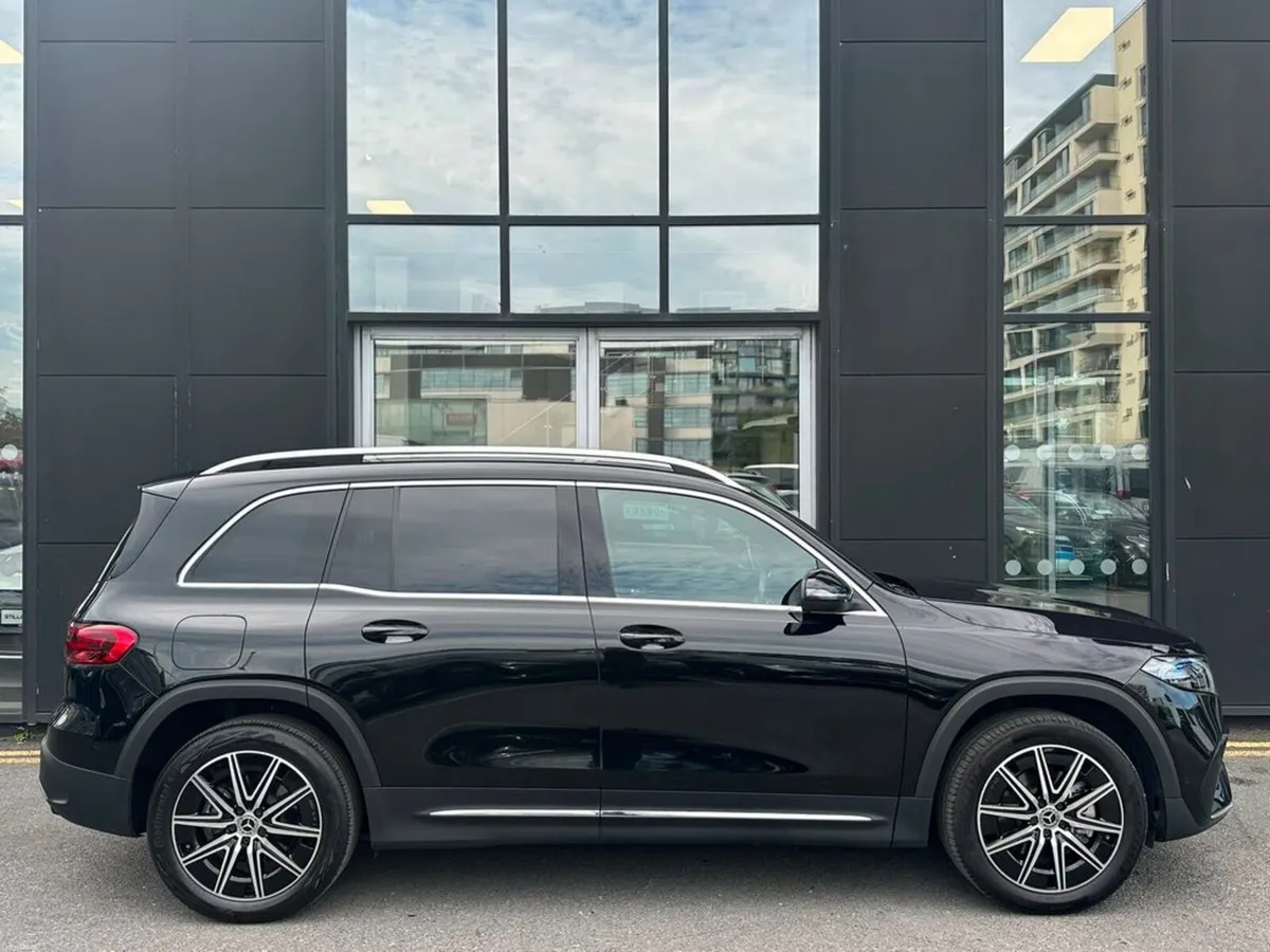 Mercedes-Benz EQB 250+ AMG Line Executive 7str Aut - Image 3