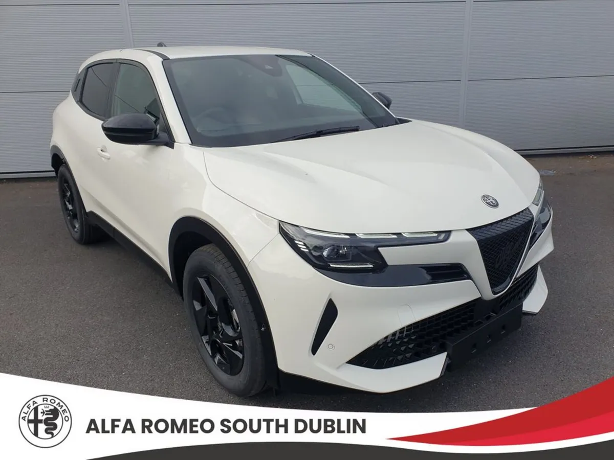 Alfa Romeo Junior "Ibrida" Hybrid Model with Tech - Image 2