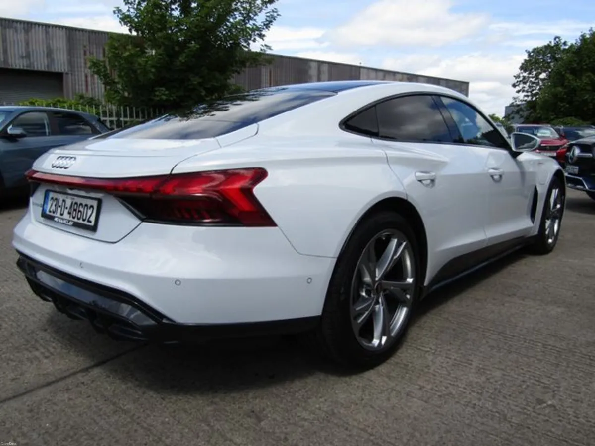 Audi e-tron GT QUATTRO BASE - Image 6