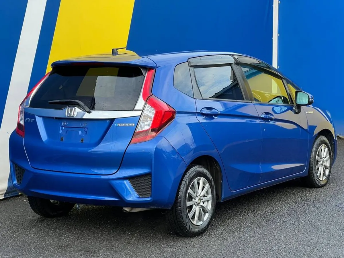 Honda Fit F-PACKAGE 1.5 HYBRID // 14" ALLOYS // RE - Image 5