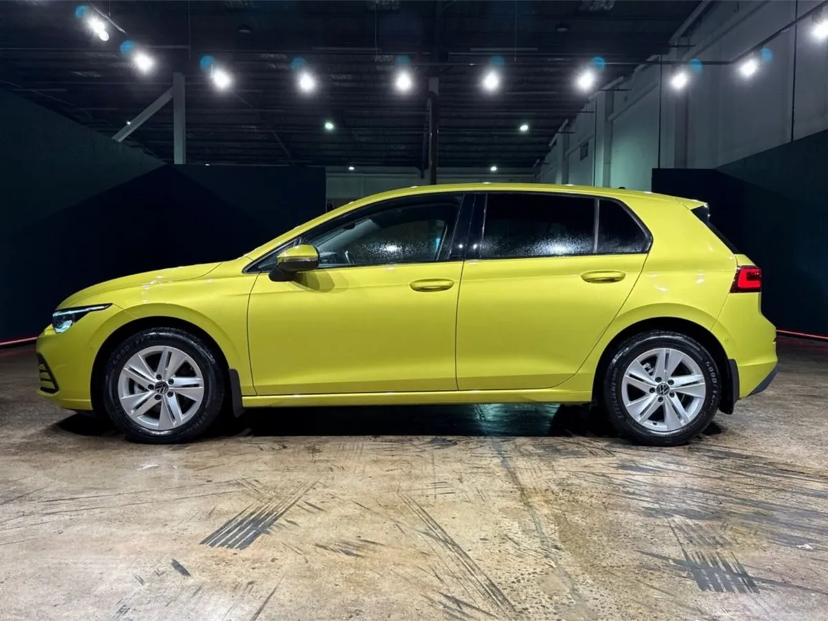 Volkswagen Golf AUTOMATIC 1.0L eTSI - REVERSE CAME - Image 6