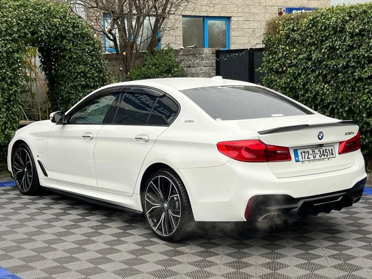 BMW 5-Series 530e M-SPORT COMPETITION PACK 2.0 HYB - Image 4