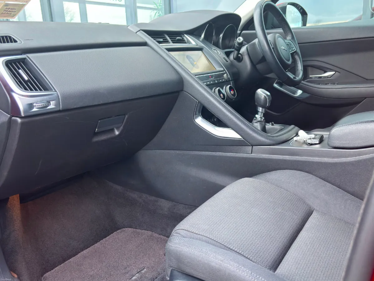 Jaguar E-Pace 2.0d 150BHP Manual - Image 6