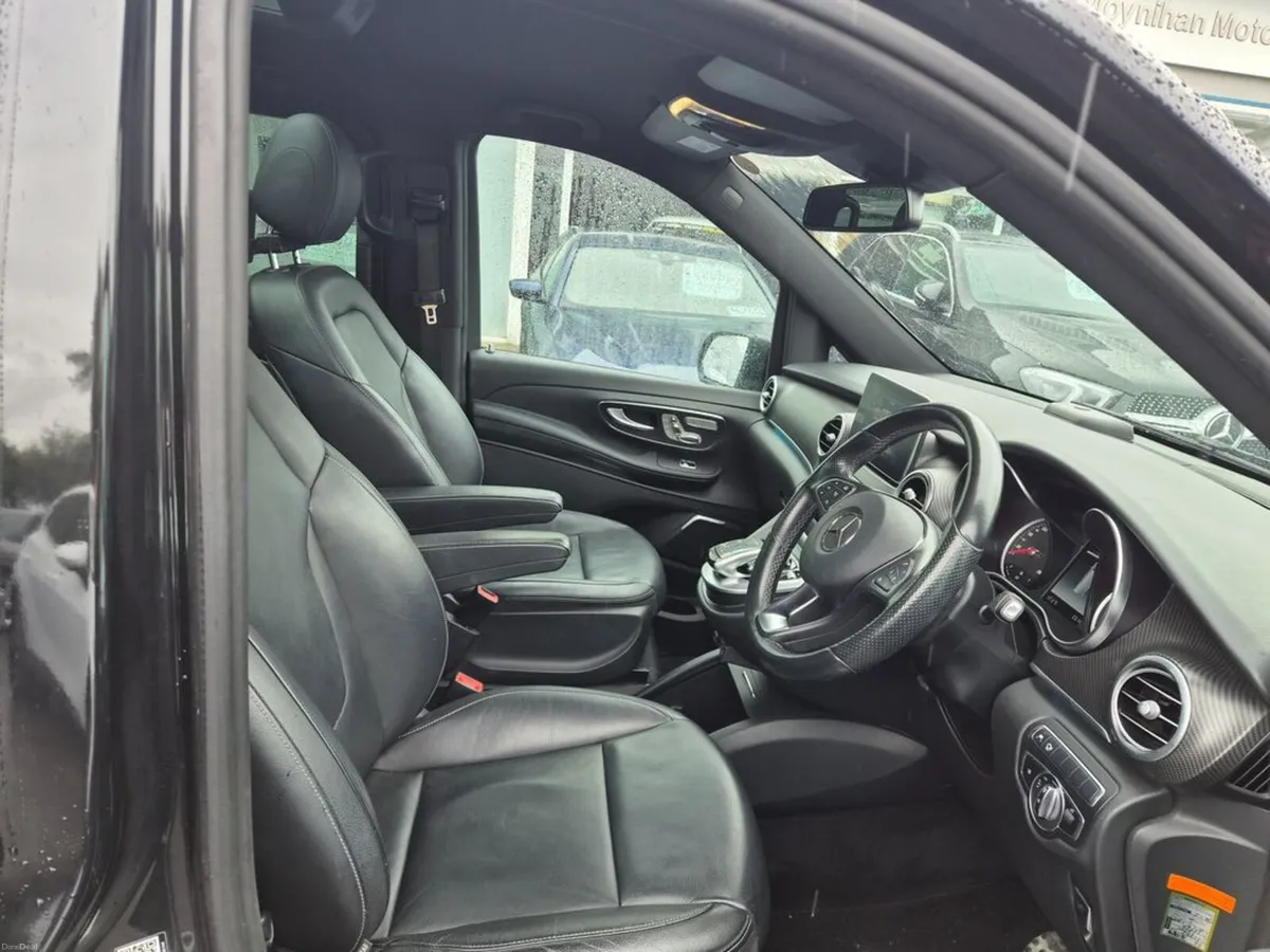 Mercedes-Benz V-Class V220 AMG Sport - Image 4