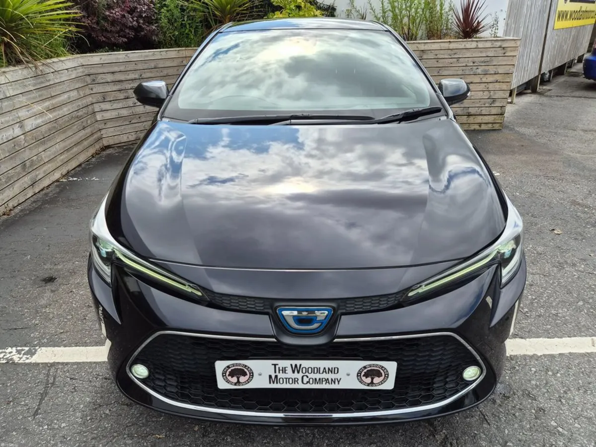 Toyota Corolla 1.8 HYBRID / WxB SPORT SPEC / TAX € - Image 4