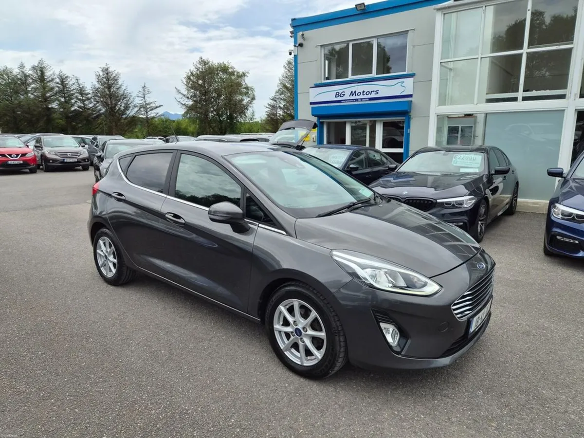 Ford Fiesta Titanium Automatic 100PS A6 4D - Image 3