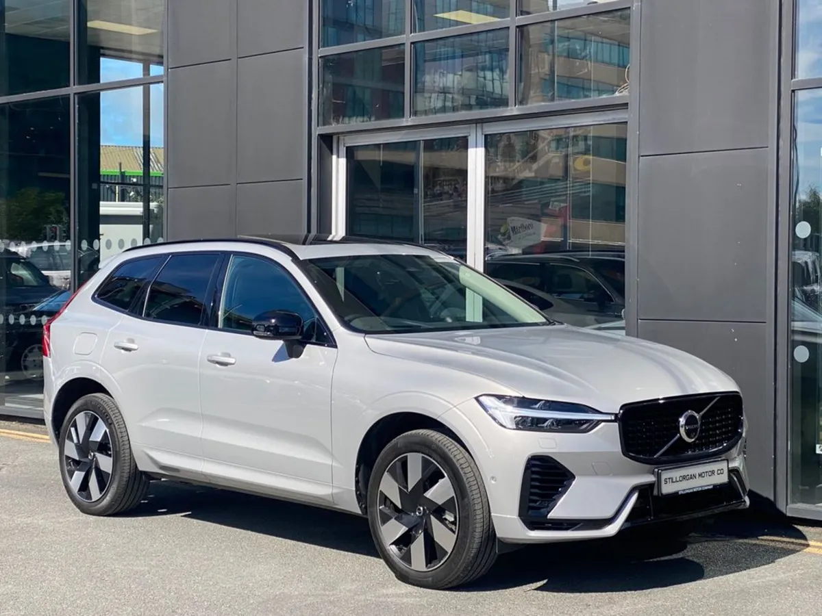 Volvo XC60 T8 Ultra (Dark) AWD Auto (PHEV) - Image 3