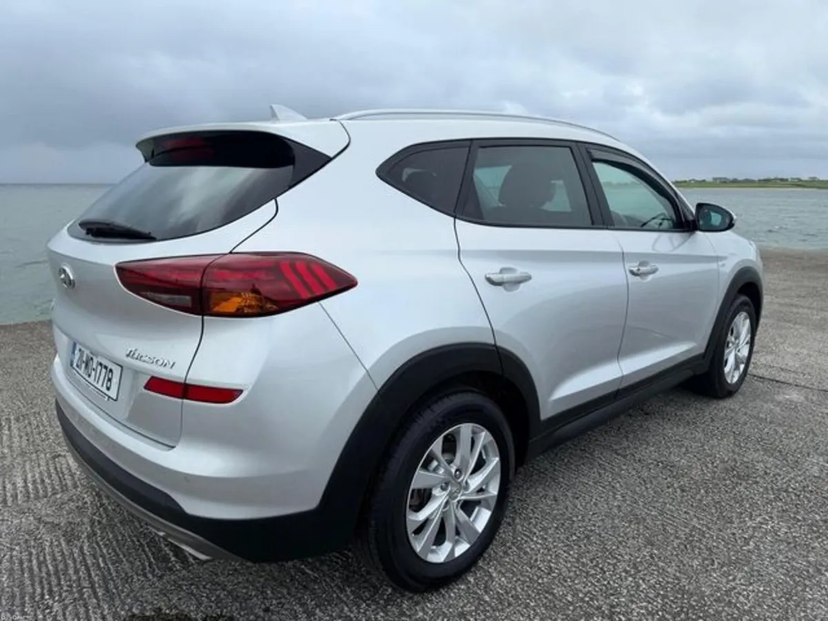 Hyundai Tucson 1.6 SE NAV 115PS Mhev 5DR - Image 4