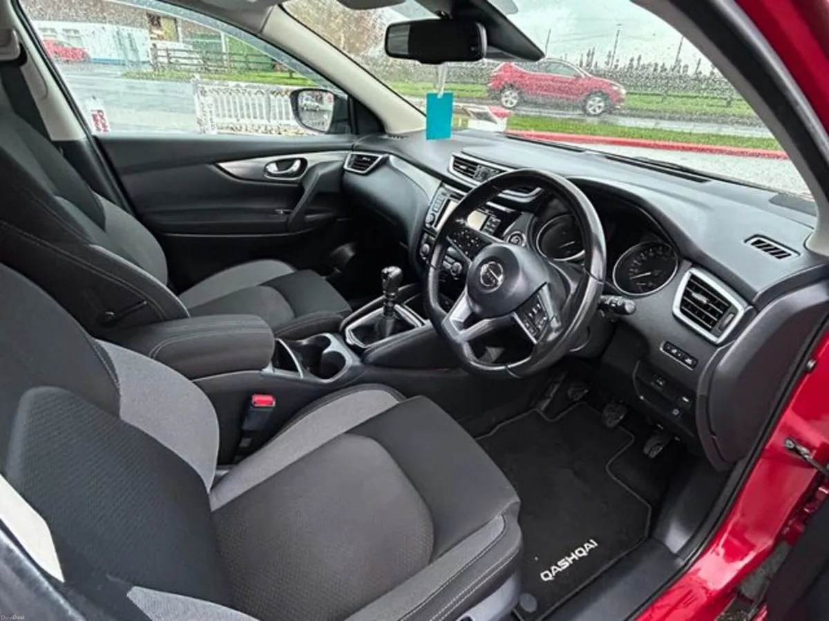 Nissan Qashqai 1.5 SV Premium SS 18 4DR - Image 5