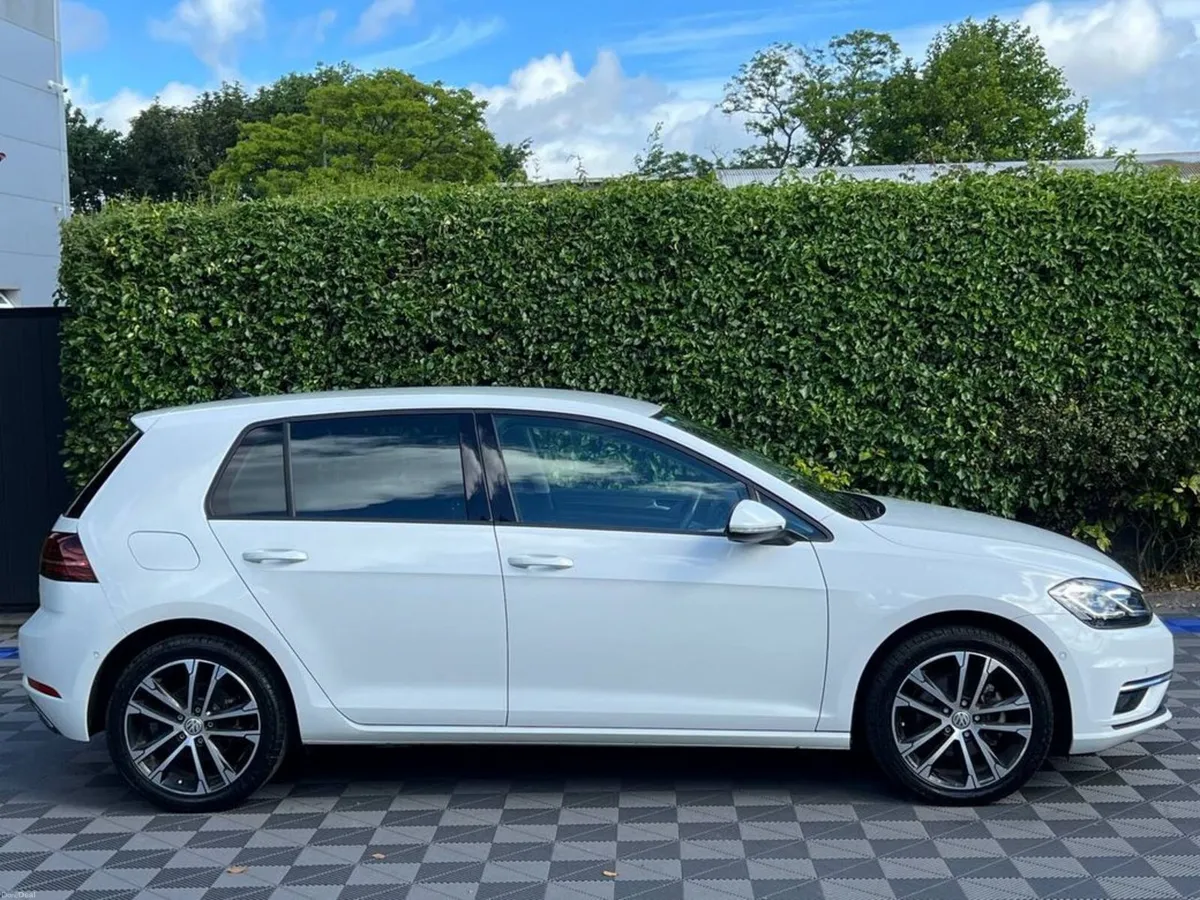Volkswagen Golf HIGH SPEC 2.0 TDI AUTO // 360 SURR - Image 2