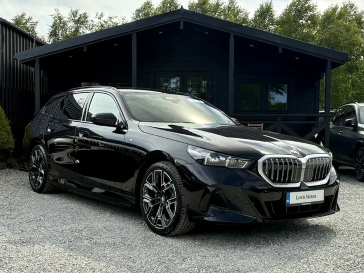 BMW 5-Series 530E M SPORT TOURING, PAN ROOF, HARMA - Image 1