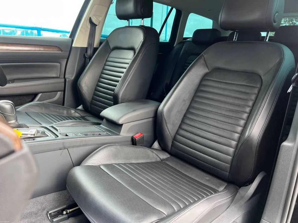 Volkswagen Passat VARIANT HIGHLINE 1.4 TSI ** HUGE - Image 6