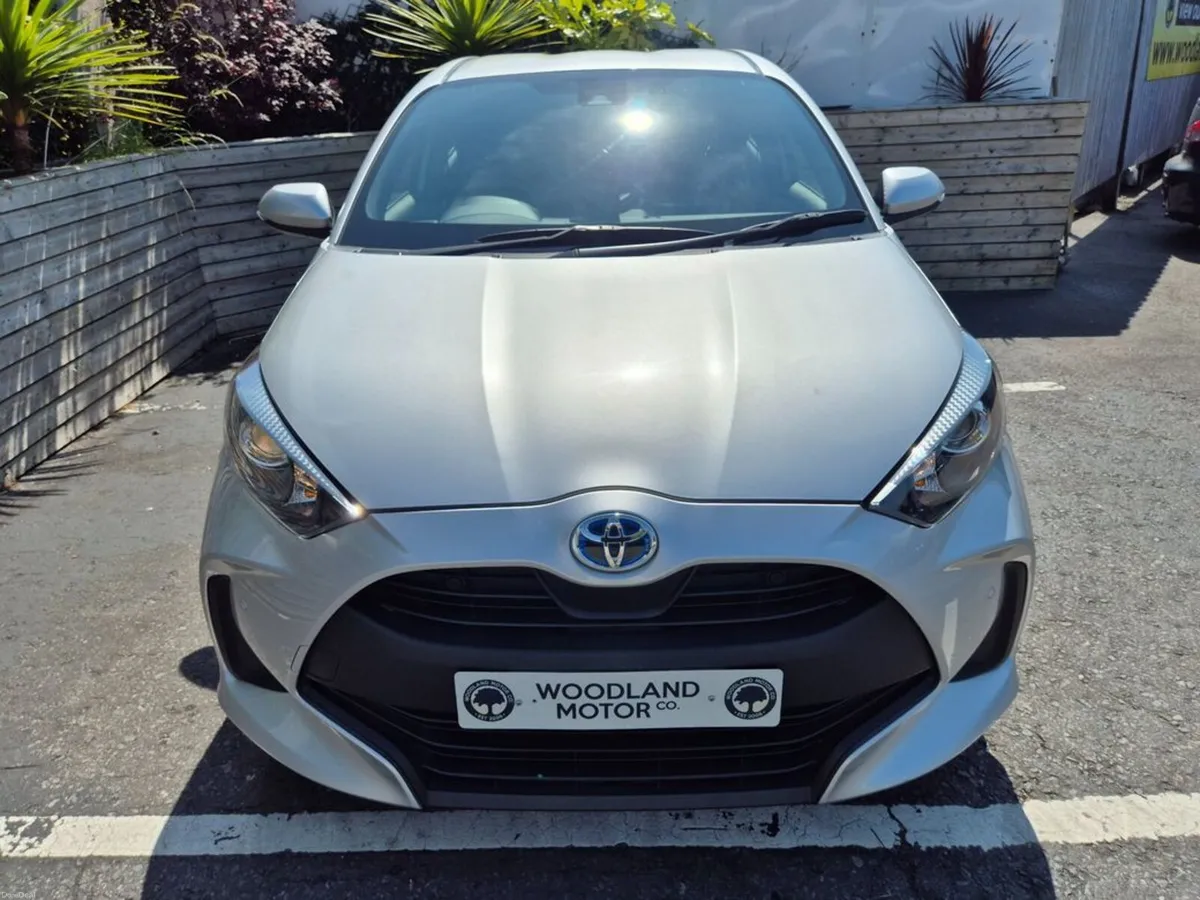 Toyota Yaris 1.5 HYBRID / X SPEC / TAX €150 - Image 4