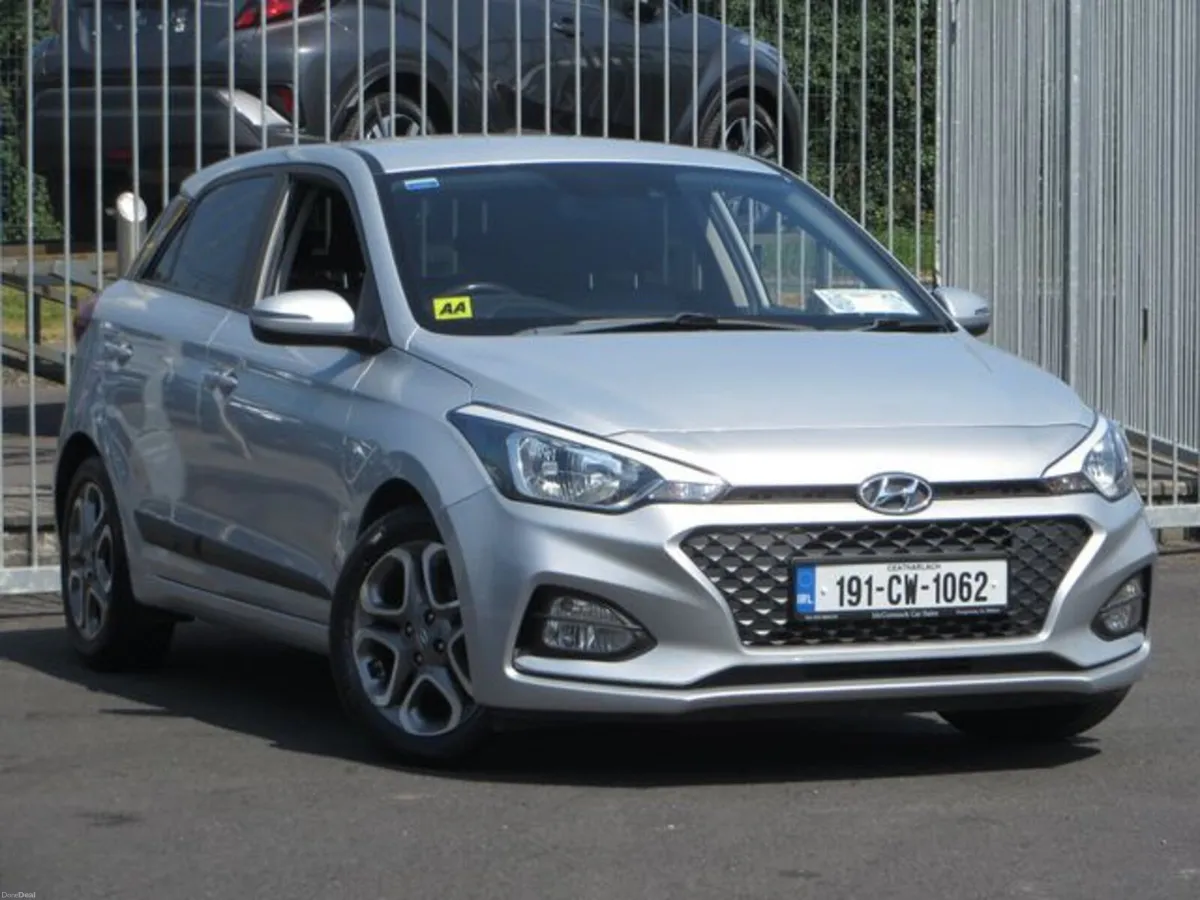 Hyundai i20 Active Deluxe 5DR - Image 3