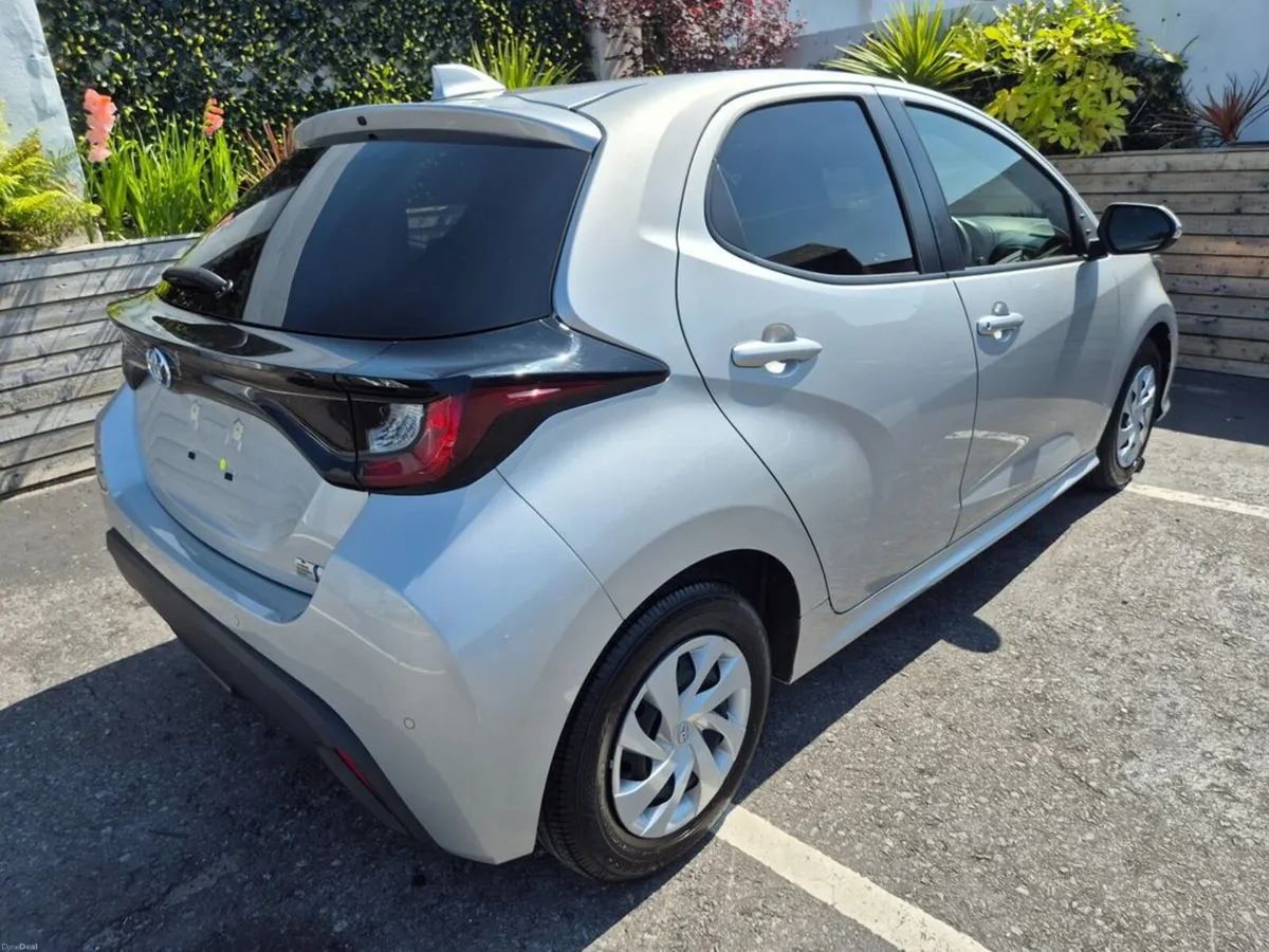 Toyota Yaris 1.5 HYBRID / X SPEC / TAX €150 - Image 6