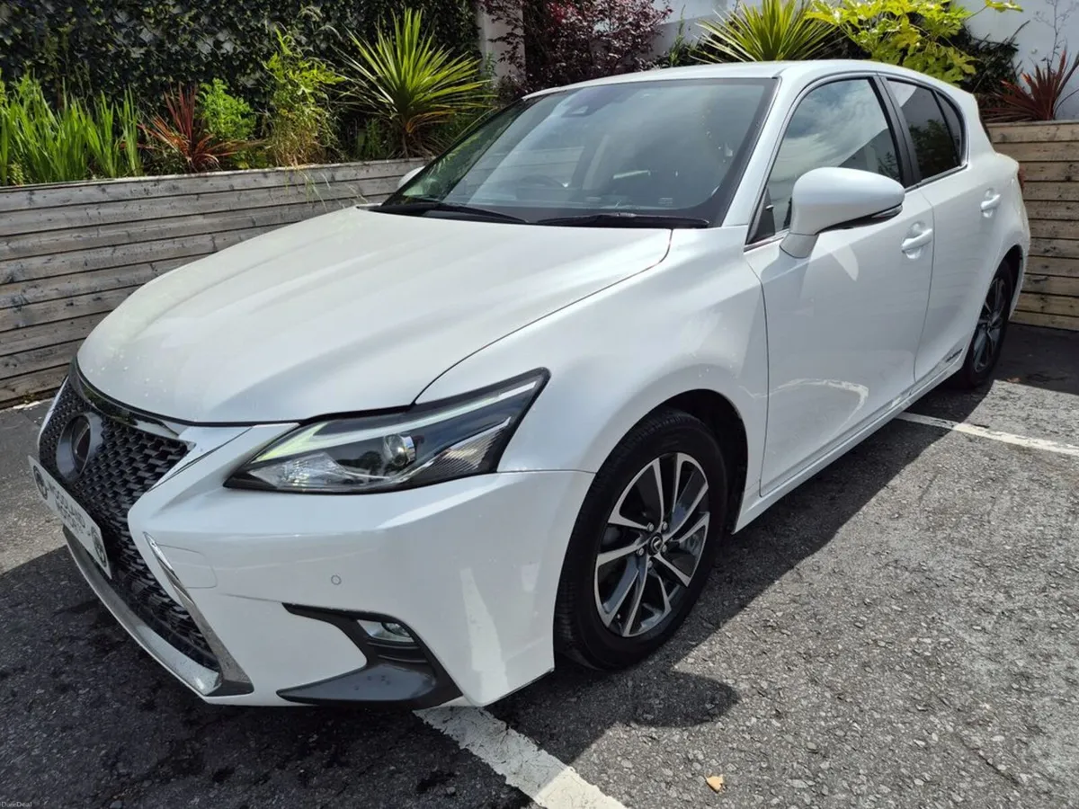 Lexus CT 200h 1.8 HYBRID / ADVANCE / HIGH SPEC / T - Image 2