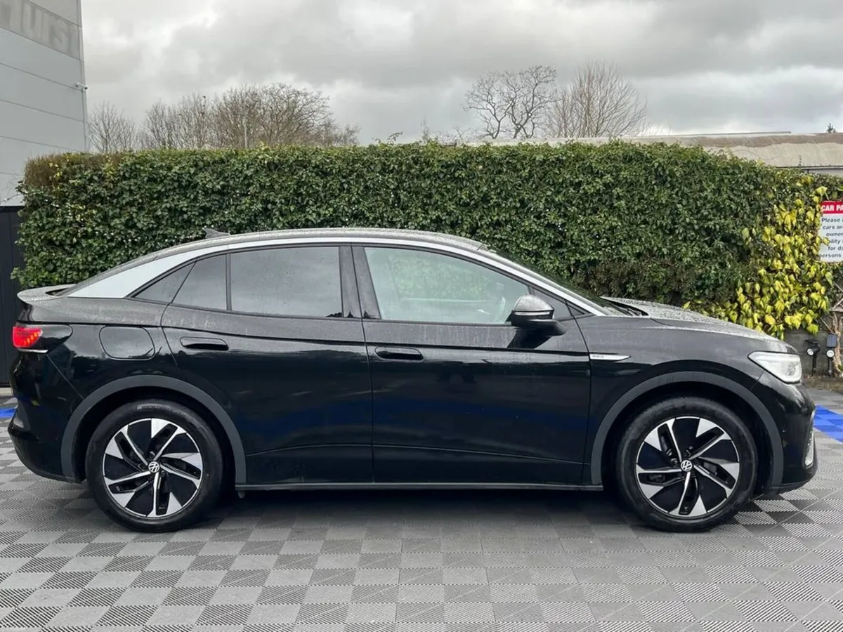 Volkswagen ID.5 PRO LIFE 77KWH // HEATED SEATS // - Image 2
